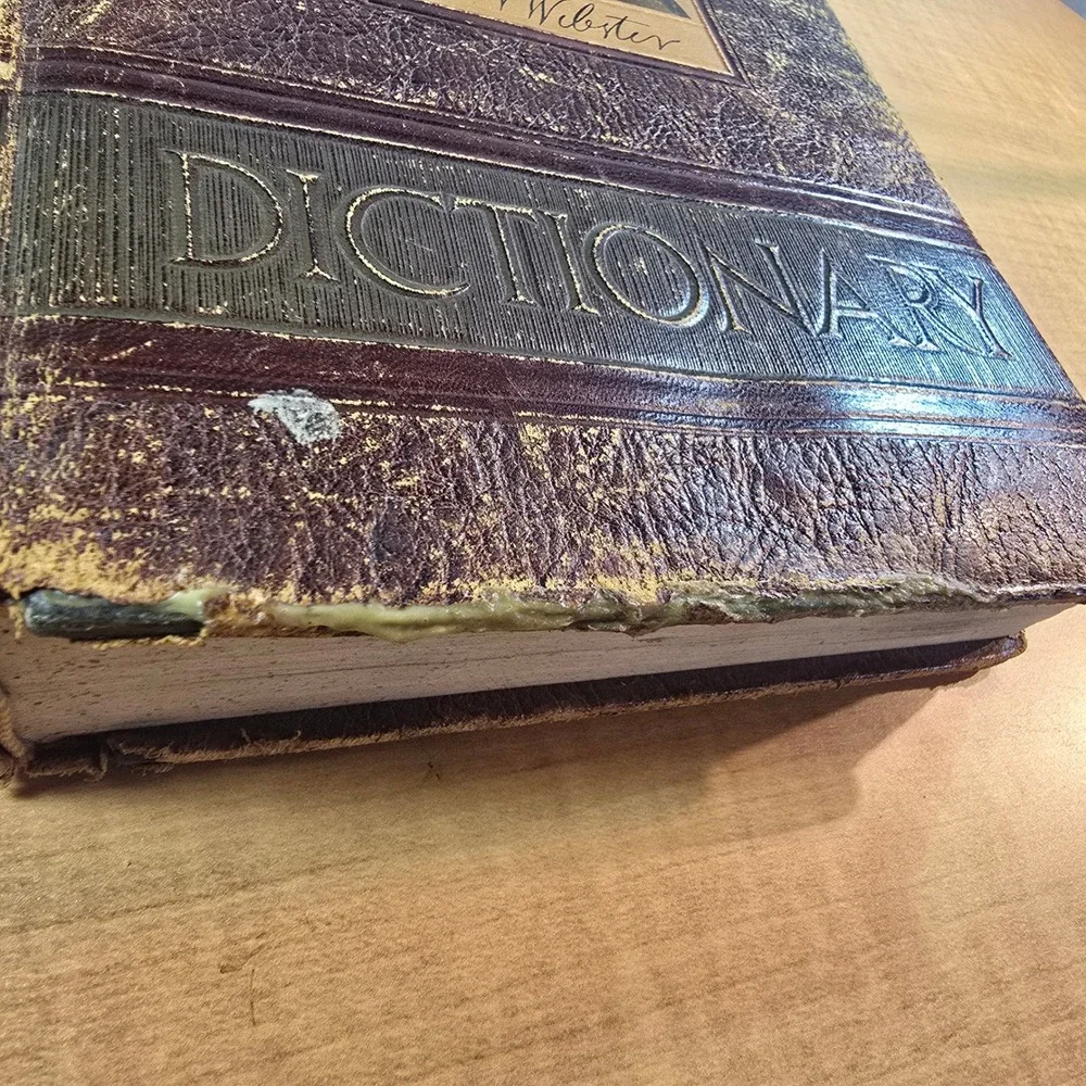 Webster's New‎ Collegiate Dictionary Copyright 1951 Soft, Leatherlike Cover